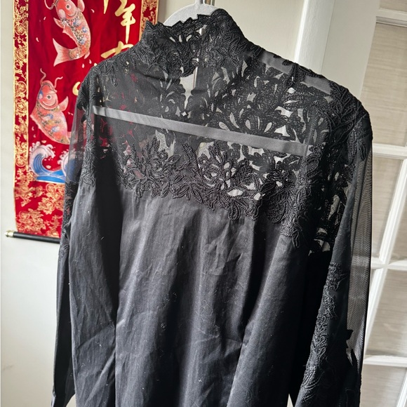 White House Black Market lace blouse - Picture 4 of 6